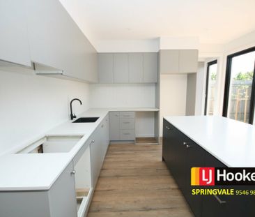 BRAND NEW TOWNHOUSE - Photo 3