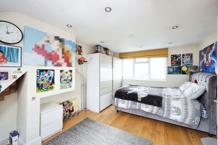 4 Bedroom House - Terraced to rent - Photo 3