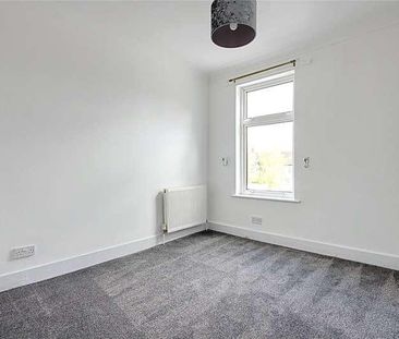 Bertram Road, Enfield, EN1 - Photo 2