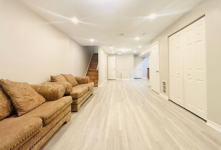 For Lease - 3863 Skyview Street, Mississauga, Ontario - Photo 2