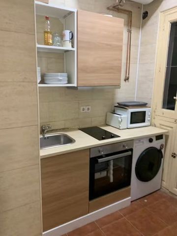 Calle de Fernández de los Ríos, Madrid, Community of Madrid 28015 - Foto 3