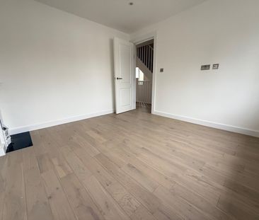 4 Bed Semi-Detached House, Halliwick Road, N10 - Photo 2