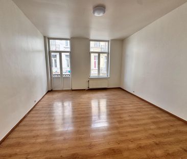 À LOUER – Studio lumineux au cœur de Bruxelles – 2e étage - Photo 6