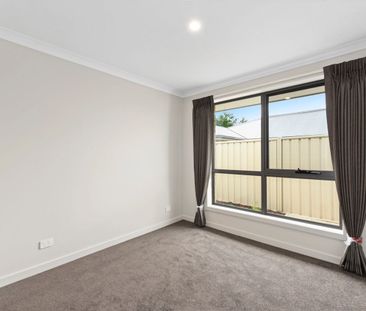 Modern and Spacious - Photo 3