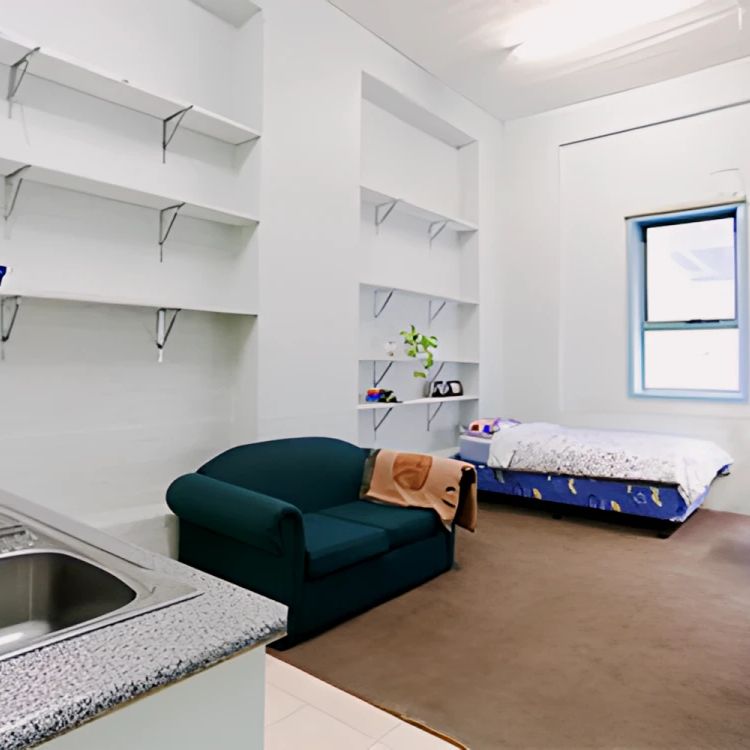 Studio Apartment - Photo 1