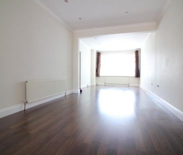 Adelphi Crescent, Hayes - Photo 1