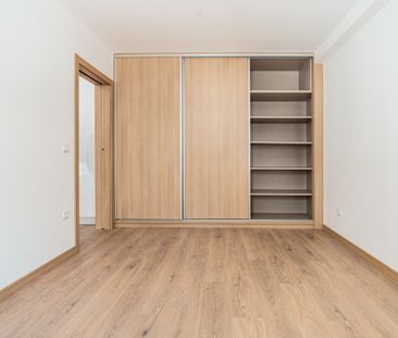 1 Bedroom Apartment in Liberdade Neighborhood - Photo 6