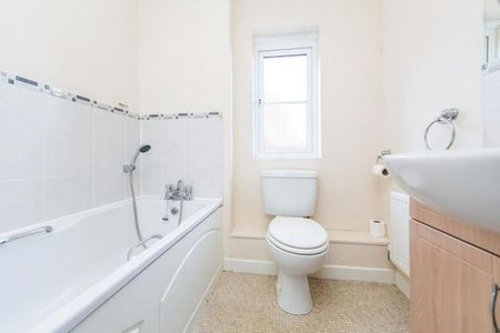 2 bedroom semi-detached house to rent - Photo 5