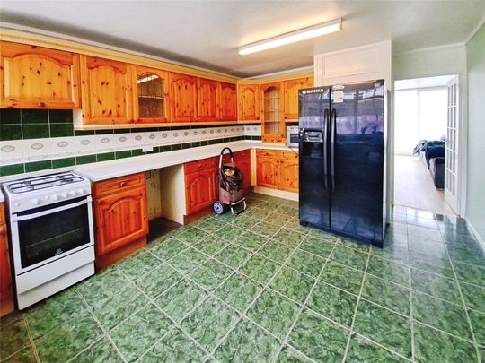 Prague Place, London, SW2 5ED - Photo 1