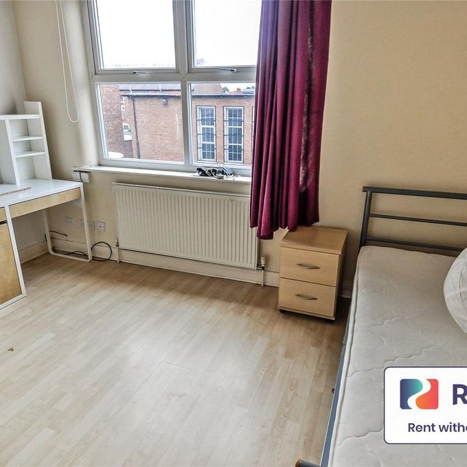 4 bedroom terraced house to rent - Photo 1