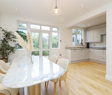 3 bedroom house - semi-detached - Photo 5