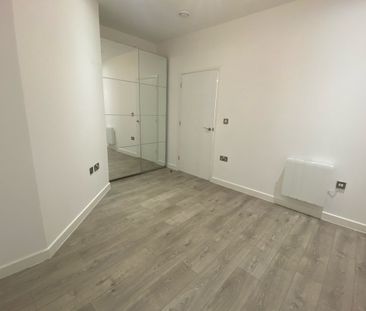 Edinburgh Gate - Photo 5