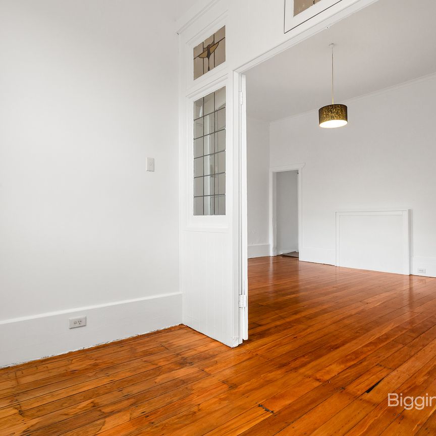 ONE BEDROOM APARTMENT WITH LOADS OF LIVING SPACE! - Photo 1