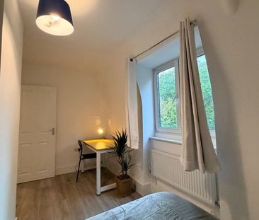 Room in a Shared House, Netherby House, SW8 - Photo 3