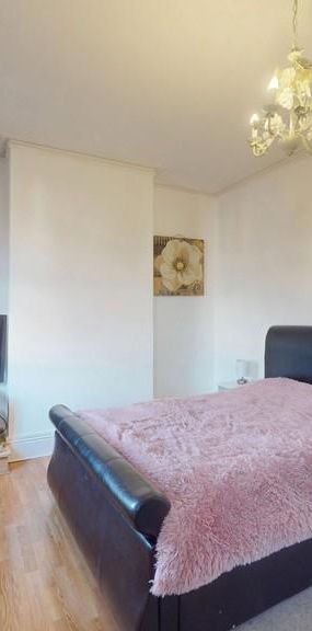 1 bedroom in a house share to rent - Photo 1