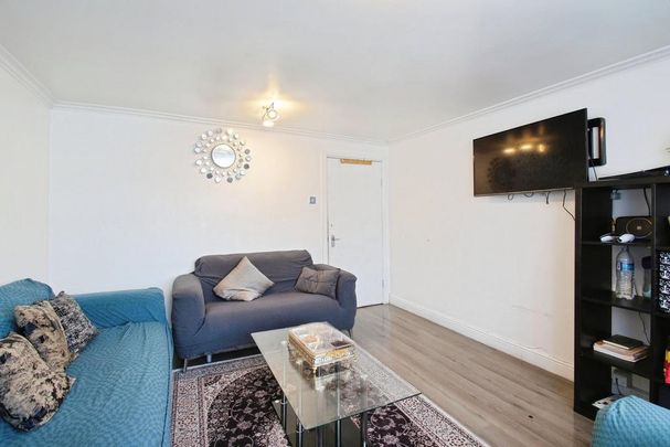 3 bedroom apartment to rent - Photo 1