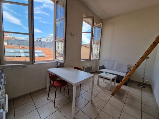 Location Appartement 1 pièce 17m² LYON 7ème - Photo 1