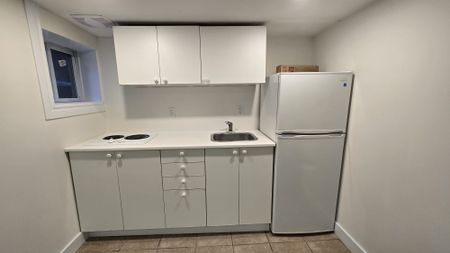 For Lease - 3661 Lakeshore Boulevard Unit# Lower 4, Toronto, Ontario - Photo 2