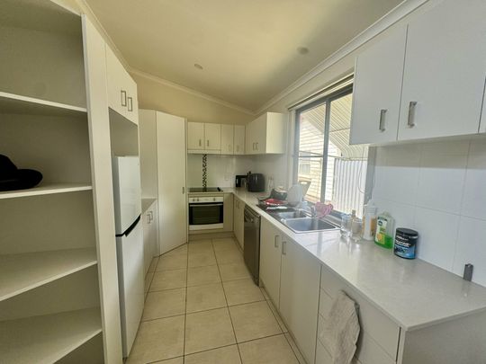 Modern 2-Bedroom Austam-Style Home - Photo 1