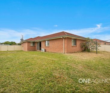 MODERN COMFORT AND SPACE - WELL EQUIPPED 4 BEDROOM HOME IN NOWRA - Photo 1