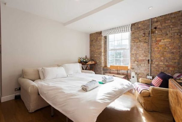 Flat 39 Arcadia Court, 45 Old Castle Street, London E1 7NY, UK, London - Photo 1