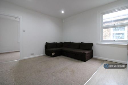 1 bedroom flat to rent - Photo 5