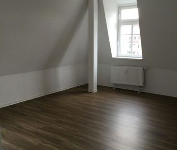 Super saniert: 3-Zimmer-Dachgeschosswohnung im Altbau! - Photo 2