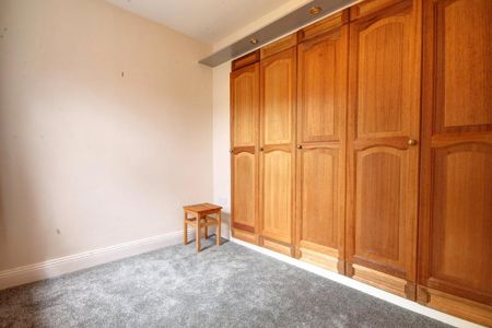 2 bedroom end of terrace house to rent - Photo 5