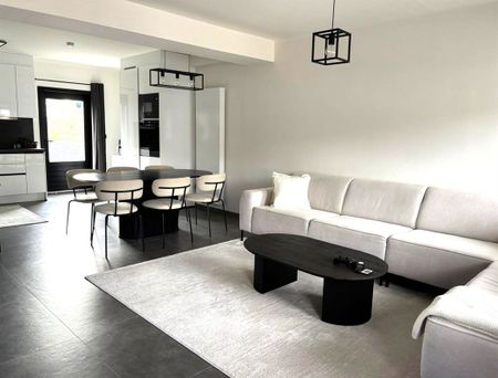 TE HUUR: Duplex-appartement met centrale ligging te Heusden-Zolder! - Photo 2