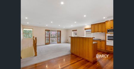 Elevated family haven in quiet cul-de-sac - Photo 5