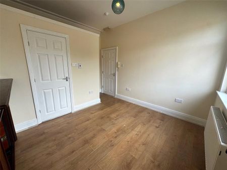 Property to rent - Photo 2