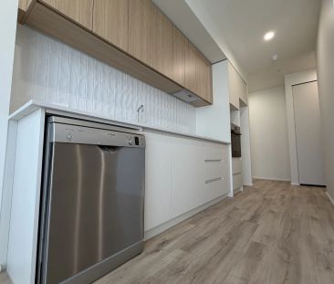 Brand New Studio Apartment in Victoria Tower - Photo 1