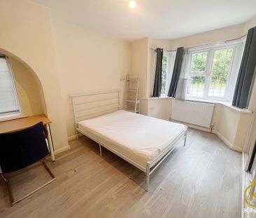 5 bedroom semi-detached house to rent - Photo 3