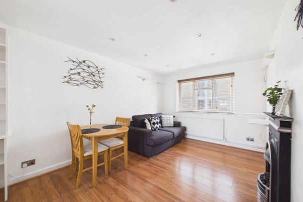 1 bedroom Flat in Haven Court, Reading - Photo 1