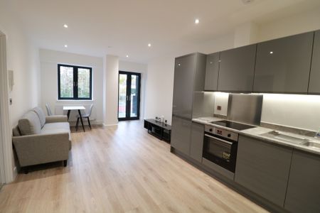 Broadoaks, Streetsbrook Road - Photo 2