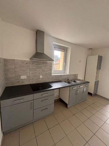 Appartement avec petite cour privative et garage - Photo 2