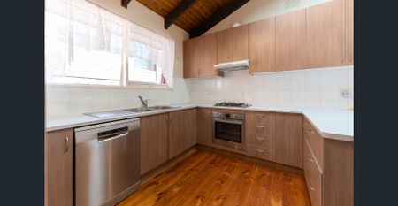 FOUR BEDROOM FAMILY HOME - Photo 4