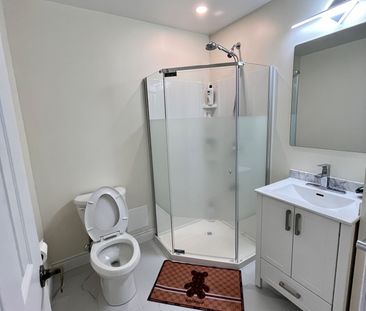 For Lease - 4641 Keystone Crescent, Burlington, Ontario - Photo 4