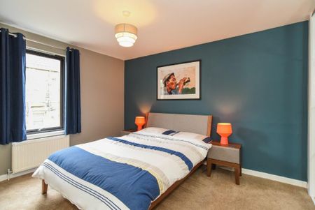 2 bedroom flat to rent - Photo 4