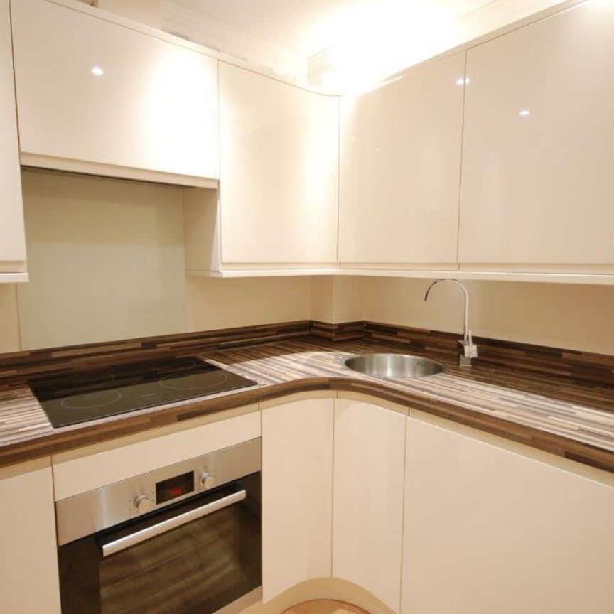 1 bedroom Flat To Let - Photo 1