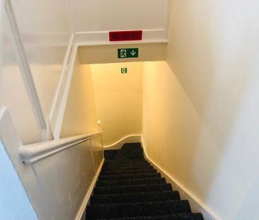 1 bedroom in a flat share to rent - Photo 5