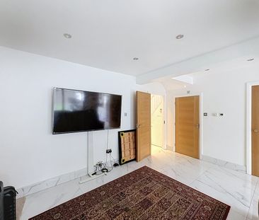 4 Bed Semi-Detached House, Sparkbridge Road, HA1 - Photo 3