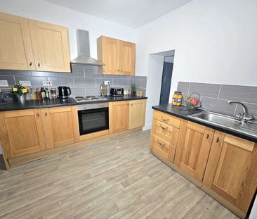 5 bedroom house of multiple occupation to rent - Photo 3