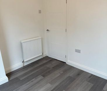 4 Bed Detached House, Valnay Street, SW17 - Photo 4