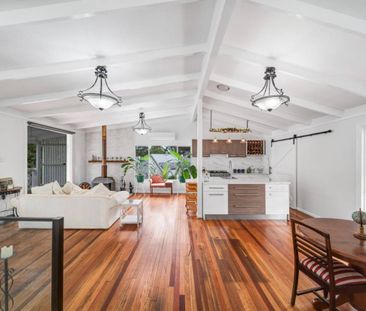 Dual Living- High-Set Home with Multiple Living Areas - Photo 3