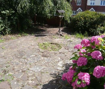 2 bedroom maisonette to rent - Photo 6