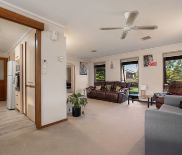 Comfortable Living in a Convenient Traralgon Location - Photo 2