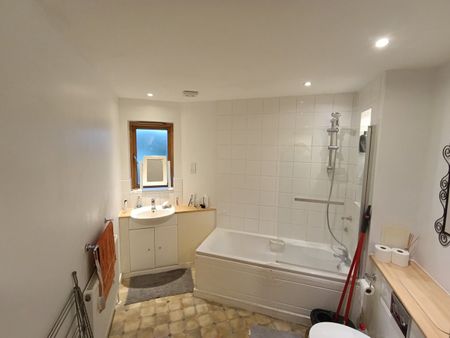 Room in a Shared Flat, Barking, IG11 - Photo 3