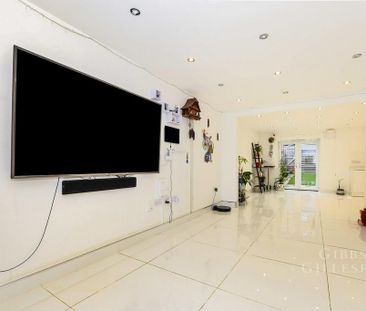 4 bedroom terraced house to rent - Photo 2