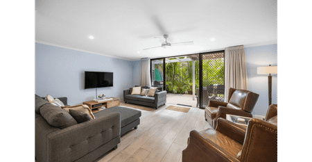 The Ultimate Beach Getaway - Paradise Beach House - One of the few 8 sleeper properties in the area. - Photo 2